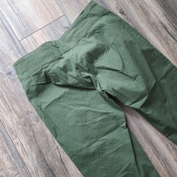 Army Green Pedal Pusher Pants - Picture 8 of 9